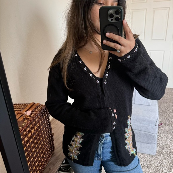 Vintage Beaded Cardigan - Picture 2 of 13